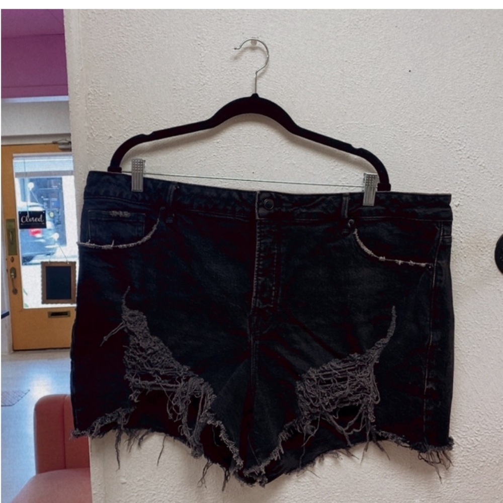 Good American black jean shorts